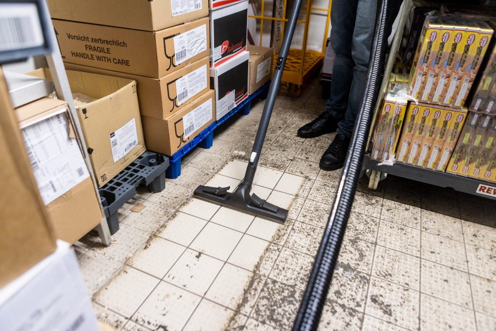 Nettoyage vapeur dans un magasin